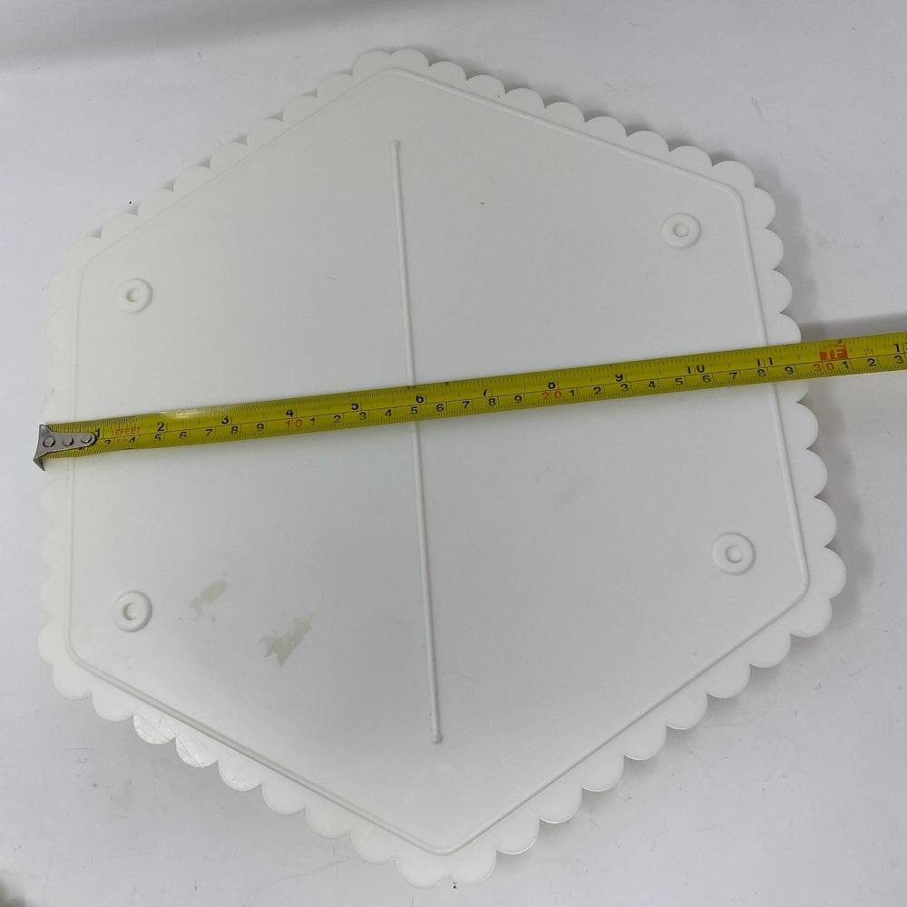 4 Wilton 11.5" & 9" Cake Separator Plates White Hexagon Scalloped 302-1748 - Picture 4 of 6